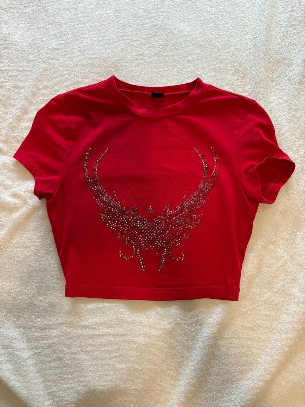 SHEIN Red Rhinestone Heart Wing Crop Tee